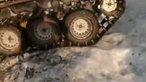 Самодельный вездеход на гусеницах.