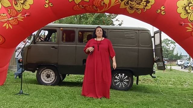 А по камушкам речка бежит - Елена Салахтинова смотреть онлайн