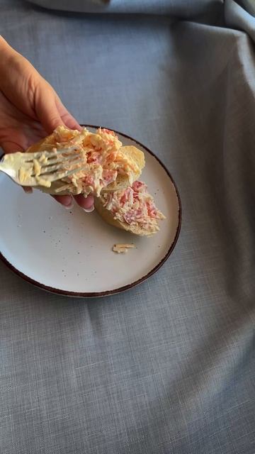 Горячий бутерброд с крабом