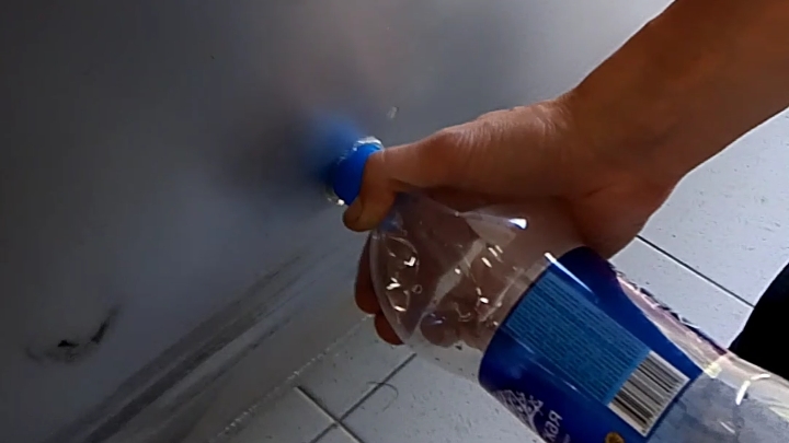 Бутылка против вмятин