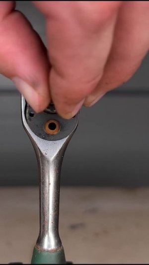 Не выбрасывай трещетку если она перестала работать