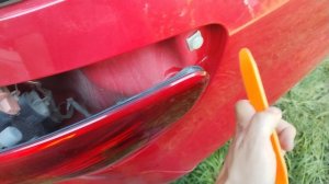 Снять задний фонарь на Сузуки сх4