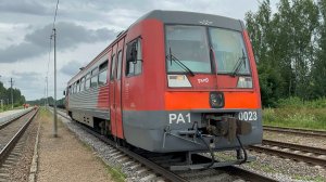 Рельсовый автобус РА1 - 0023 на ст.Земцы, июль 2025 года