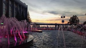 Музыкальный цветной фонтан.