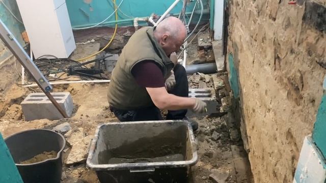 Архив: ремонт ванной комнаты продолжается. Восстанавливаем стену из кирпичей смотреть онлайн