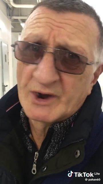 он вообще с дуба упал