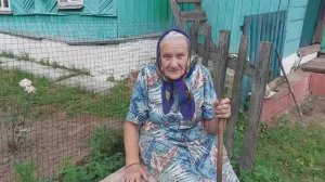 Привезли машину дров Марии Егоровне.