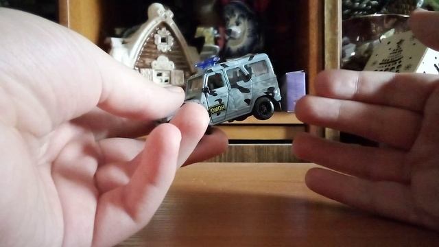 Шикарная модель машины УАЗ 469 ОМОН от фирмы плей смарт. Обзор про машинки модельки.