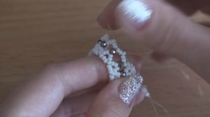 Плетем браслет из бисера