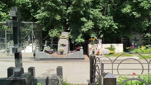 Ваганьковское кладбище - могилы Георгия Вицина и Владимира Ворошилова смотреть онлайн