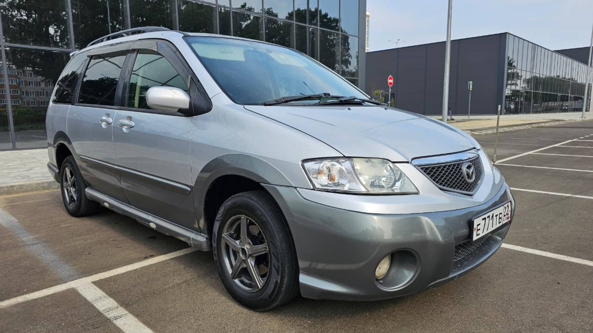 Mazda MPV 2001 год