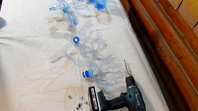 крутая самоделка из бутылок своими руками идея 2020 как чистить в домашних условиях за 5 минут трубу