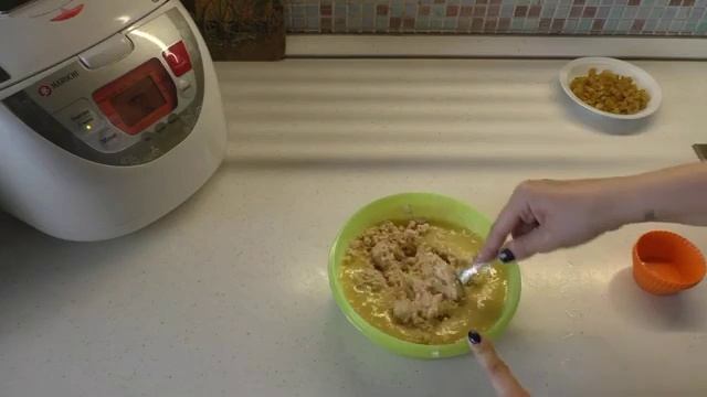 Творожные кексики с изюмом в микроволновке