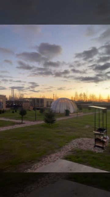 Будем рады видеть вас в уютном пространстве в дали от городской суеты!