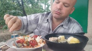 ОБЖОР картошка с горбушей и яичница/мукбанг/завтрак/еда на камеру