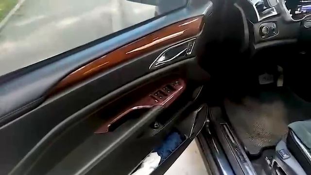 Cadillac SRX смотреть онлайн