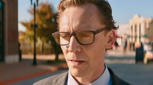 Мир ВЫМИРАЕТ из-за множества КАТАСТРОФ и ЭПИДЕМИЙ, а все благодарят некоего МУЖЧИНУ [пересказ]