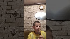 Пробуем мороженное с фисташкой.