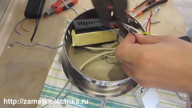 Ремонт люстры с пультом. Замена трансформатора для галогенных ламп смотреть онлайн