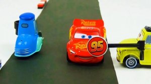 МУЛЬТ ТАЧКИ МОЛНИЯ МАККУИН КРУТЫЕ ЛЕТАЮЩИЕ МАШИНКИ РАЗВИВАЮЩИЕ МУЛЬТИКИ ДЛЯ МАЛЬЧИКОВ