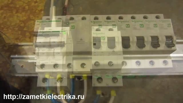 Реле напряжения Easy 9 (EZ9C1240). Полный разбор и испытания смотреть онлайн