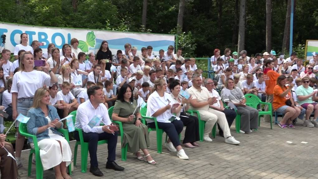 В брянском детском лагере «Огонёк» прошел ежегодный фестиваль «В ритме лета» смотреть онлайн