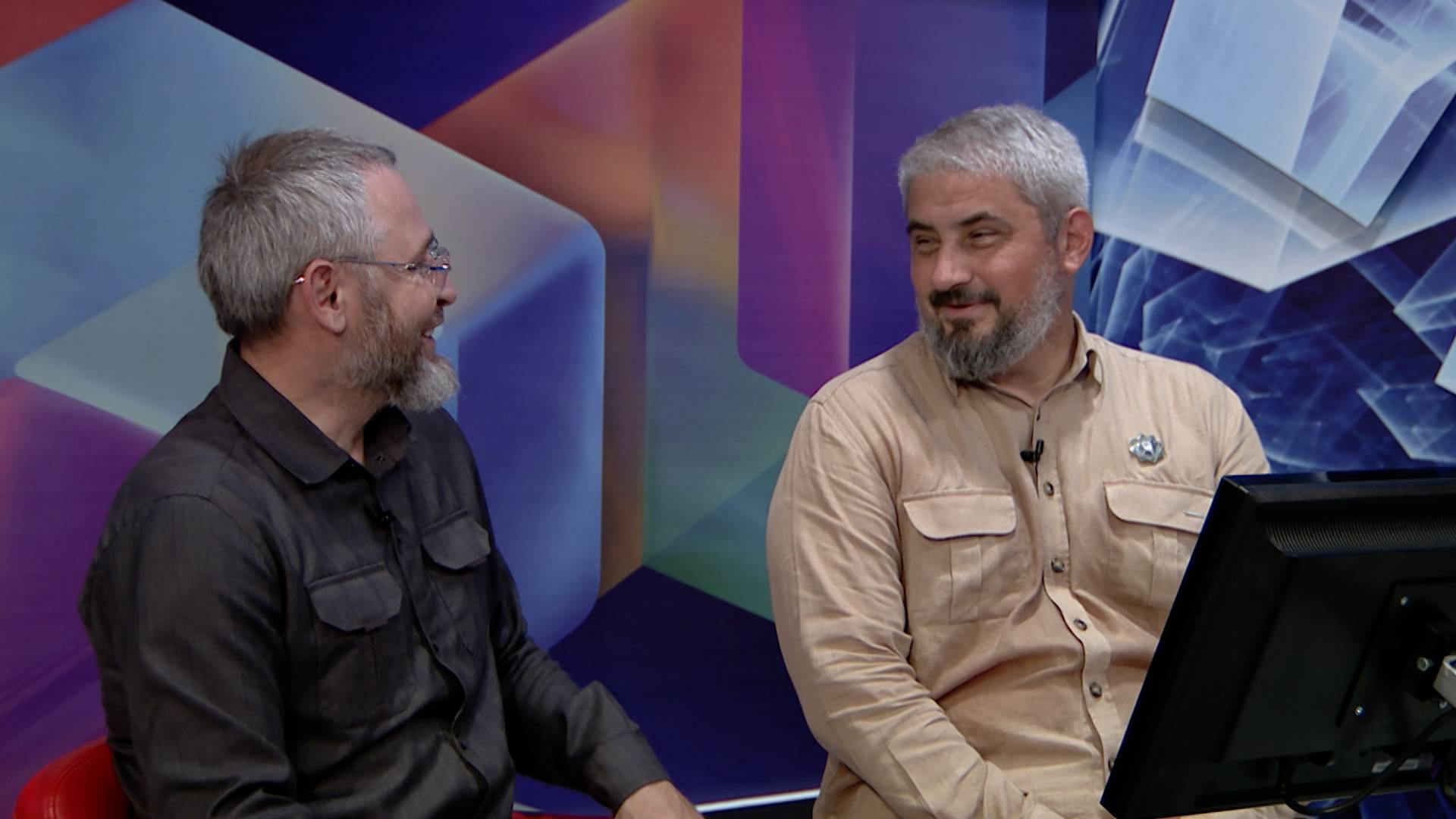 Эрудит - Т. Алиев и И. Денильханов ( Р. Абуев ) смотреть онлайн