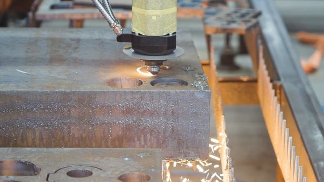 Углеродистая сталь толщиной 150 мм? XT Laser справится с этим! смотреть онлайн