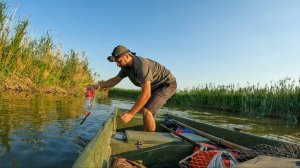 КАКАЯ ЖЕ КЛАССНАЯ ЭТА РЫБАЛКА. САЗАНЫ ПРУТ БУТЫЛКИ, А БЕШЕНЫЕ ЖЕРЕХИ ХВАТАЮТ ЖАДНО БЛЕСНУ.