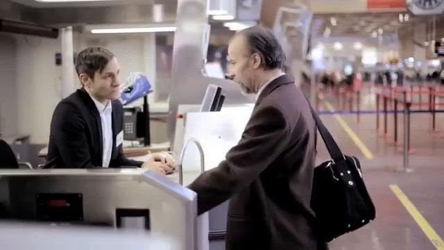 Checking in at the airport смотреть онлайн