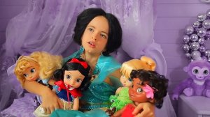 Принцесса Жасмин стала нянечкой