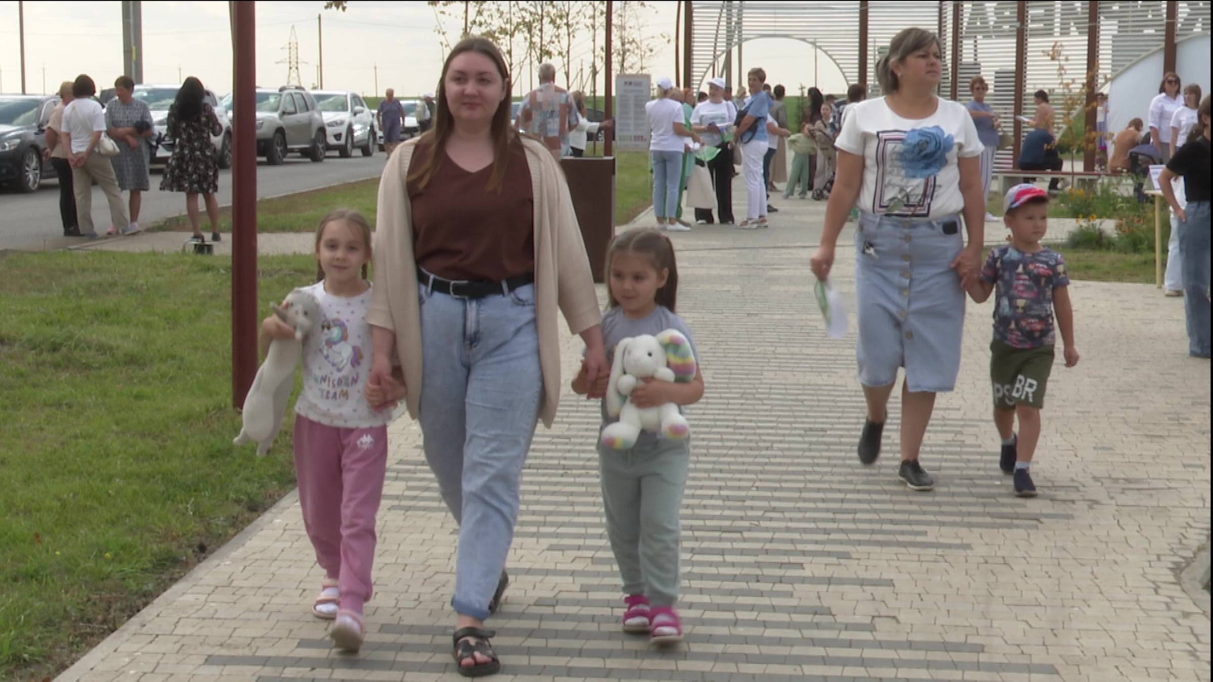 Фестиваль добрососедства «Наш двор» объединил жителей Нурлата смотреть онлайн