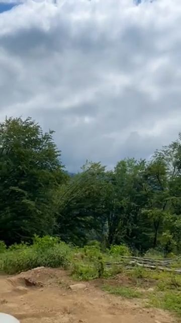 Дорога на водопады Ирина и Великан в Абхазии.