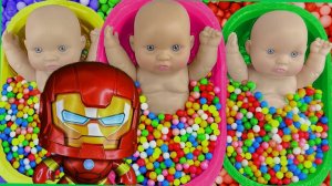 Мультики залипалки для детей. Смешиваем конфеты M&M's. Смотреть онлайн для детей и малышей