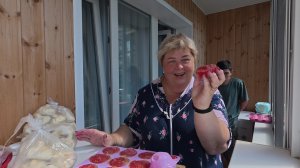 Картины Абдугани.  Прибираем в морозилке. Наш  завтрак.