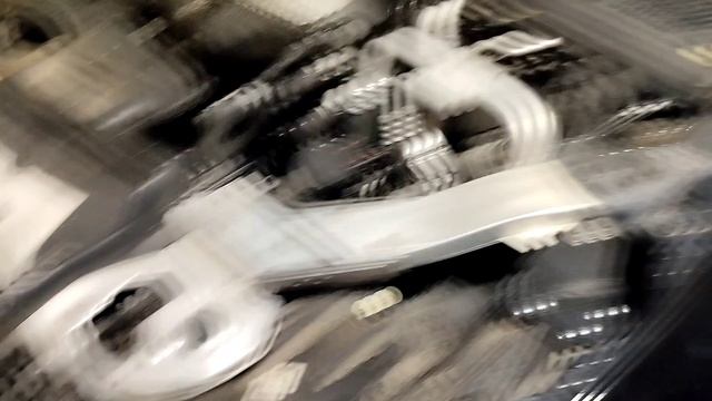 Mercedes-Benz E200 горит чек троит не тянет.