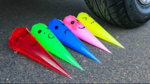 Машина давит предметы колесом! Эксперименты с колесом! Давим говорящий арбуз! Залипалка ASMR