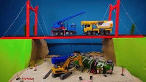 Ремонтируем мост вместе с экскаватор кран самосвал. Машинки в работе