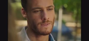 Керем Бюрсин и партнёрши