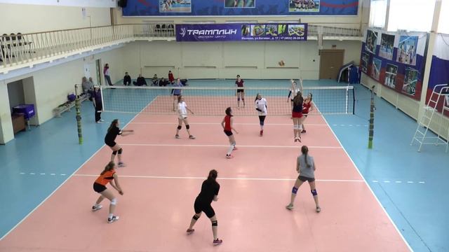 Детский волейбол. Девушки. Тренировка. Тренер Кострова Наталья Михайловна смотреть онлайн