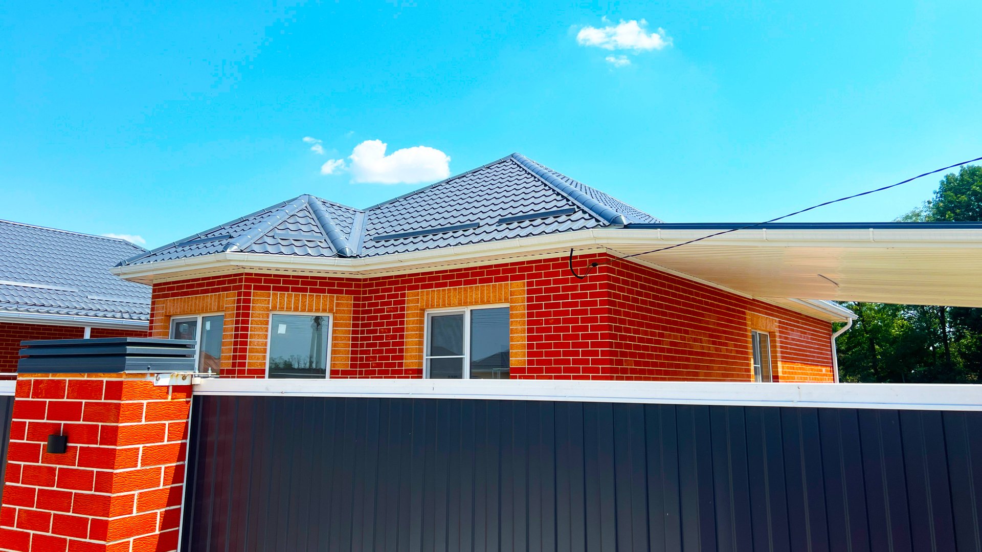 Дом с просторный кухней-гостинной и двумя навесами в отличном месте на Кубани смотреть онлайн