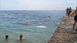 КРЫМ Алушта Центральный пляж сегодня 5 августа 2025. Море и погода в Крыму сейчас. Как выглядит пляж