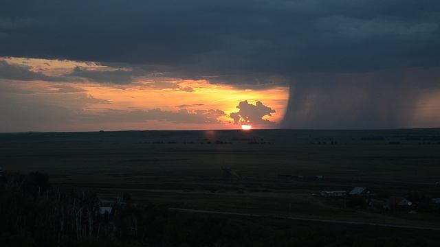Удивительный закат на Аркаиме. Дождь, солнце, закат