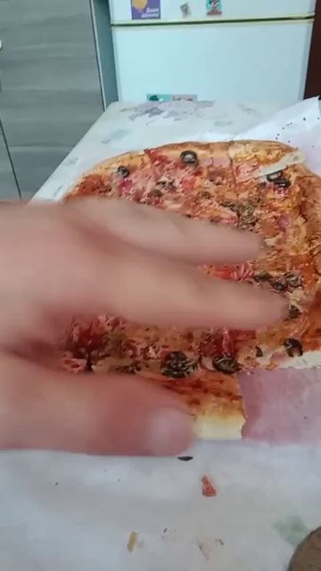 Вкусная пицца из простого теста