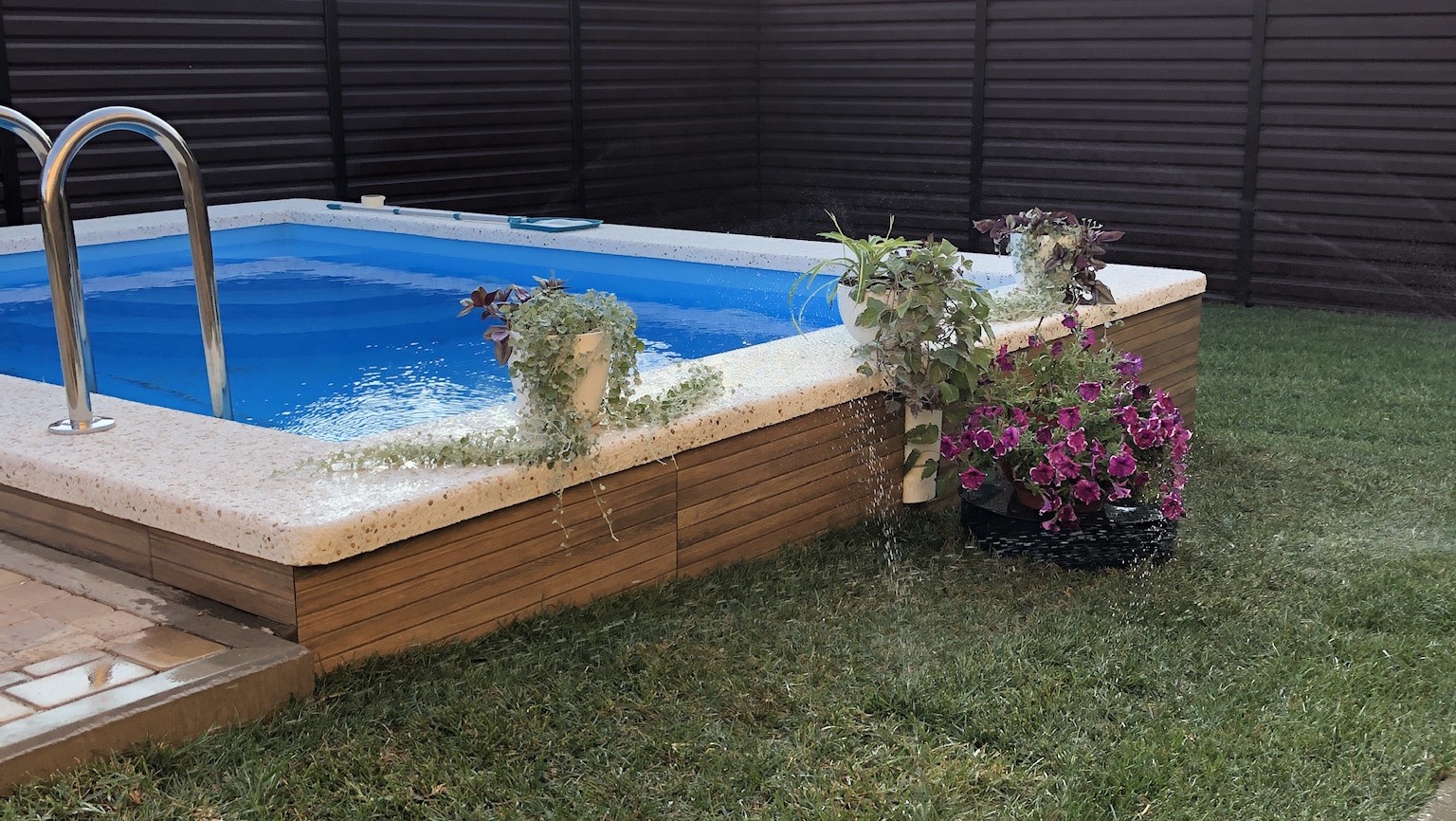 Результат укладки рулонного газона за 1 минуту 17 секунд смотреть онлайн