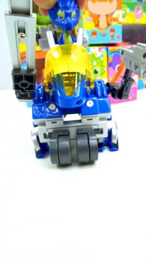 Истребитель Флэша приближается… Кто спасёт базу? 🐲🔥Игрушки Отважные дракончики дают отпор!