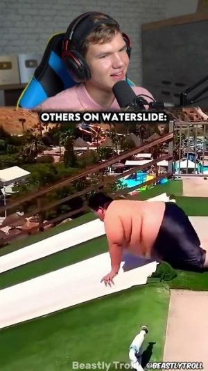 Другие в Аквапарке Против Последнего! 🌊🏊🏻♂️ #shorts #шортс #аквапарк #паркур #интересно #фонк #э