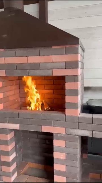 Пример работы мангальной зоны из кирпича, собранной своими руками! смотреть онлайн