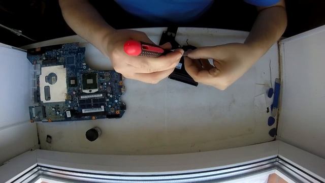 Ноутбук Lenovo B570E Model name 20173 Разборка чистка и замена термопасты смотреть онлайн