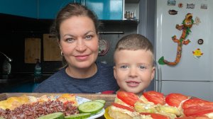 МУКБАНГ МЯСО С ОВОЩАМИ ПОД СЫРОМ, ЗАКУСОЧНЫЕ БУТЕРБРОДЫ ИЗ КАБАЧКОВ/MUKBANG ЕДА ОБЖОР